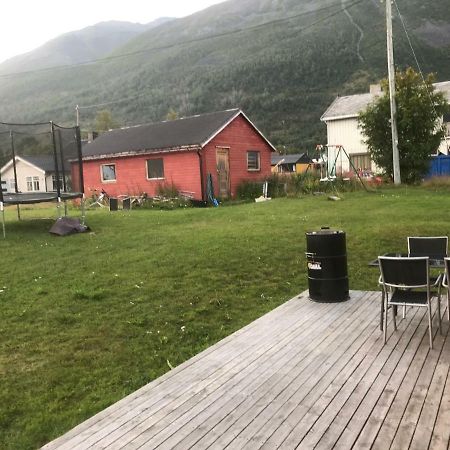 Anton Antonsensveg 18 Northern Aurora Budget Apartment Olderdalen ภายนอก รูปภาพ