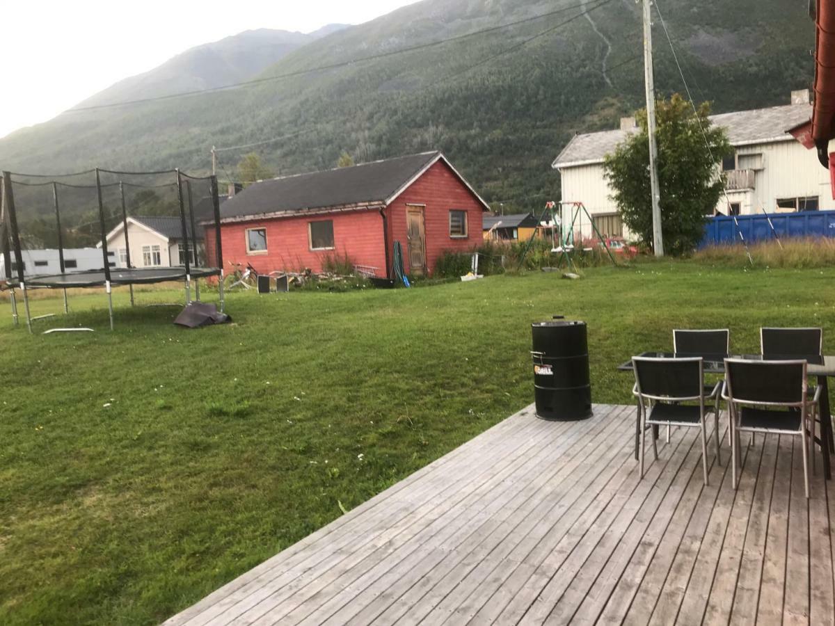 Anton Antonsensveg 18 Northern Aurora Budget Apartment Olderdalen ภายนอก รูปภาพ
